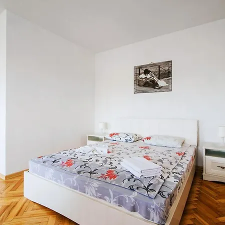 Vip-kvartira Gorodskoy Val 10 * Minsk